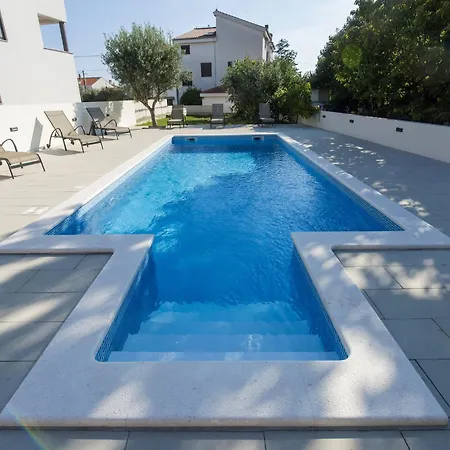 Willa Seaside In With Swimming Pool Zadar