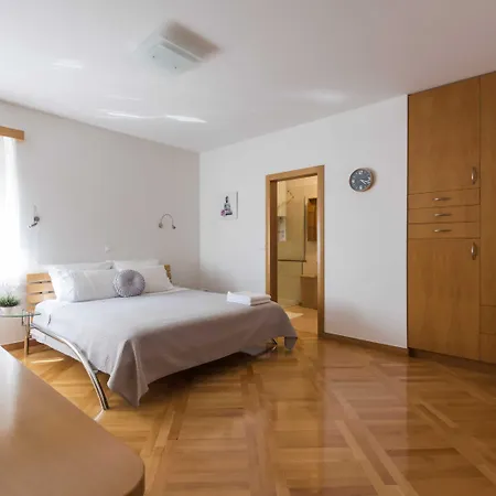 Willa Seaside In With Swimming Pool Zadar