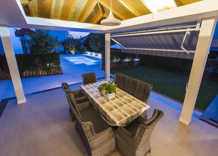 Seaside In With Swimming Pool * Zadar