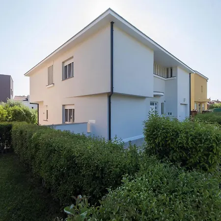 Seaside In With Swimming Pool * ザダル