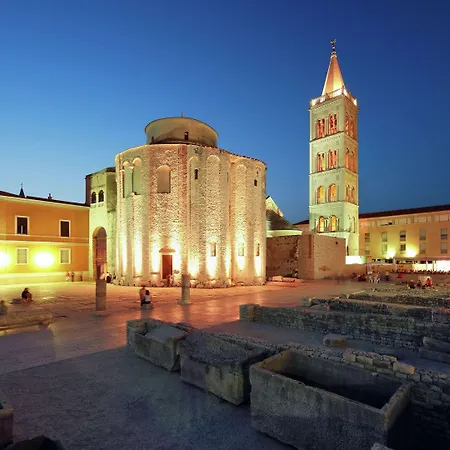 Seaside In With Swimming Pool וילה *