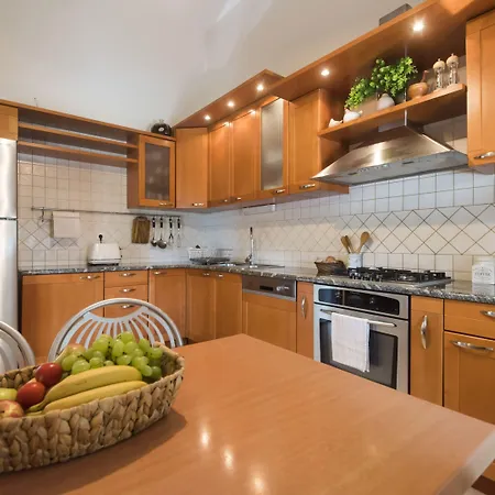 Seaside In With Swimming Pool זאדאר