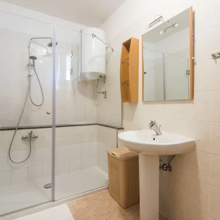 וילה Seaside In With Swimming Pool *