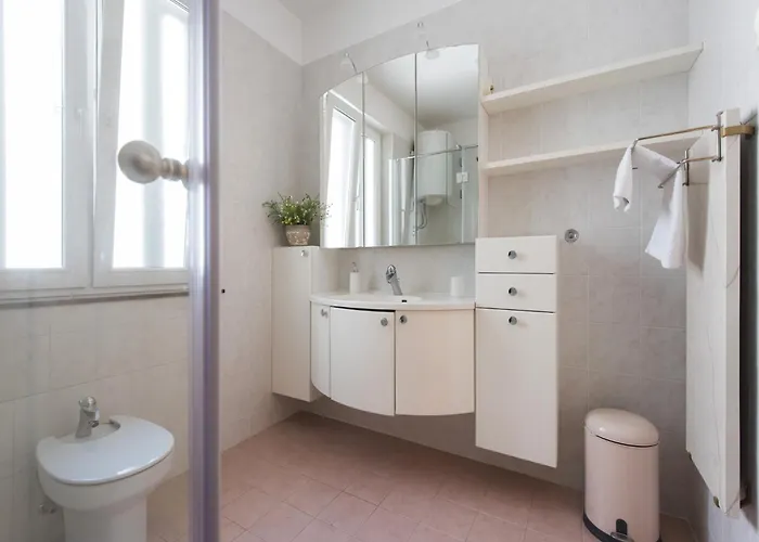 Villa Seaside In With Swimming Pool *