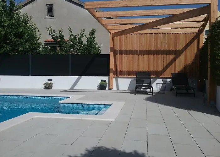 别墅 Seaside In With Swimming Pool *