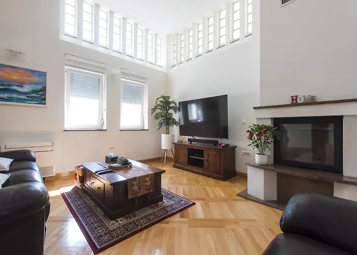 Seaside In With Swimming Pool Villa *