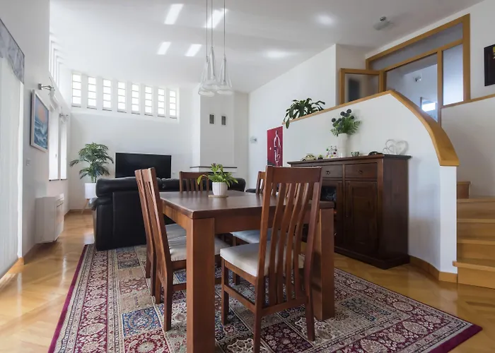 Villa Seaside In With Swimming Pool Zára